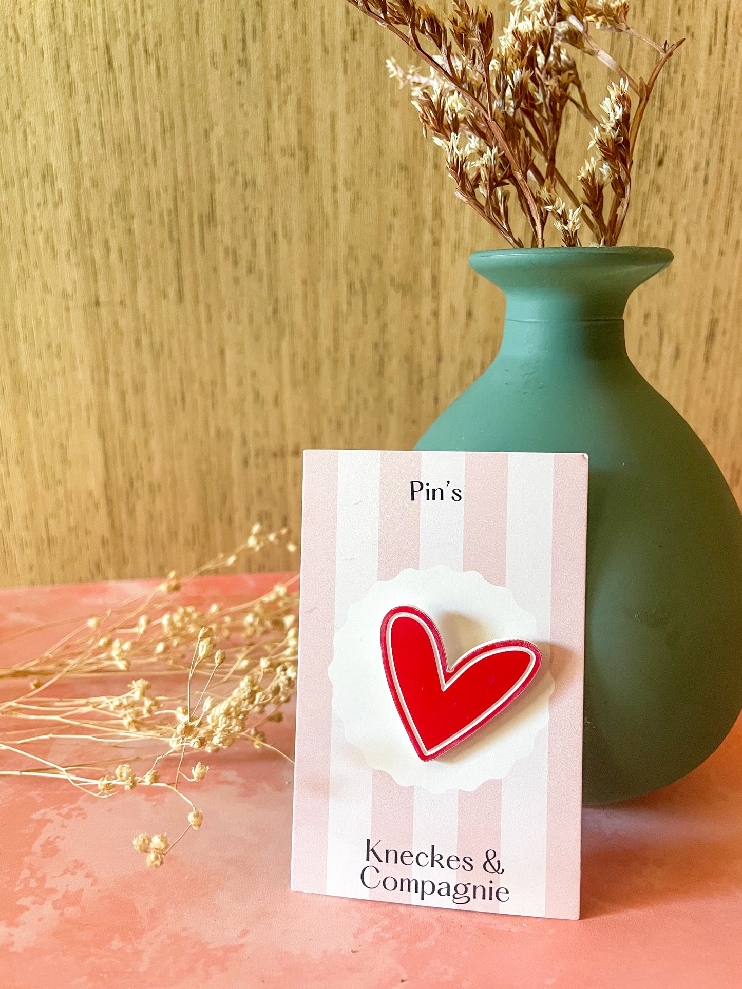 Pin’s motif coeur en acrylique