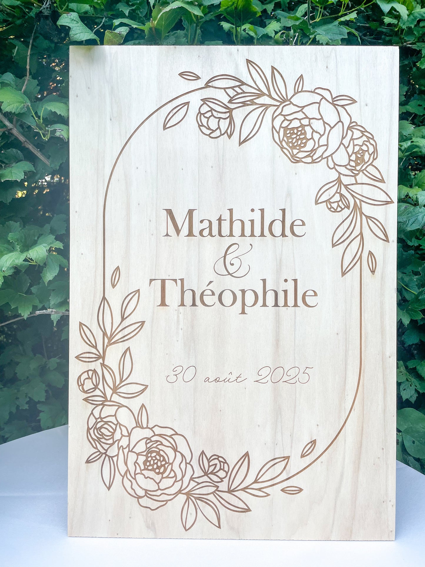 Panneau de bienvenue gravé motif encadré floral
