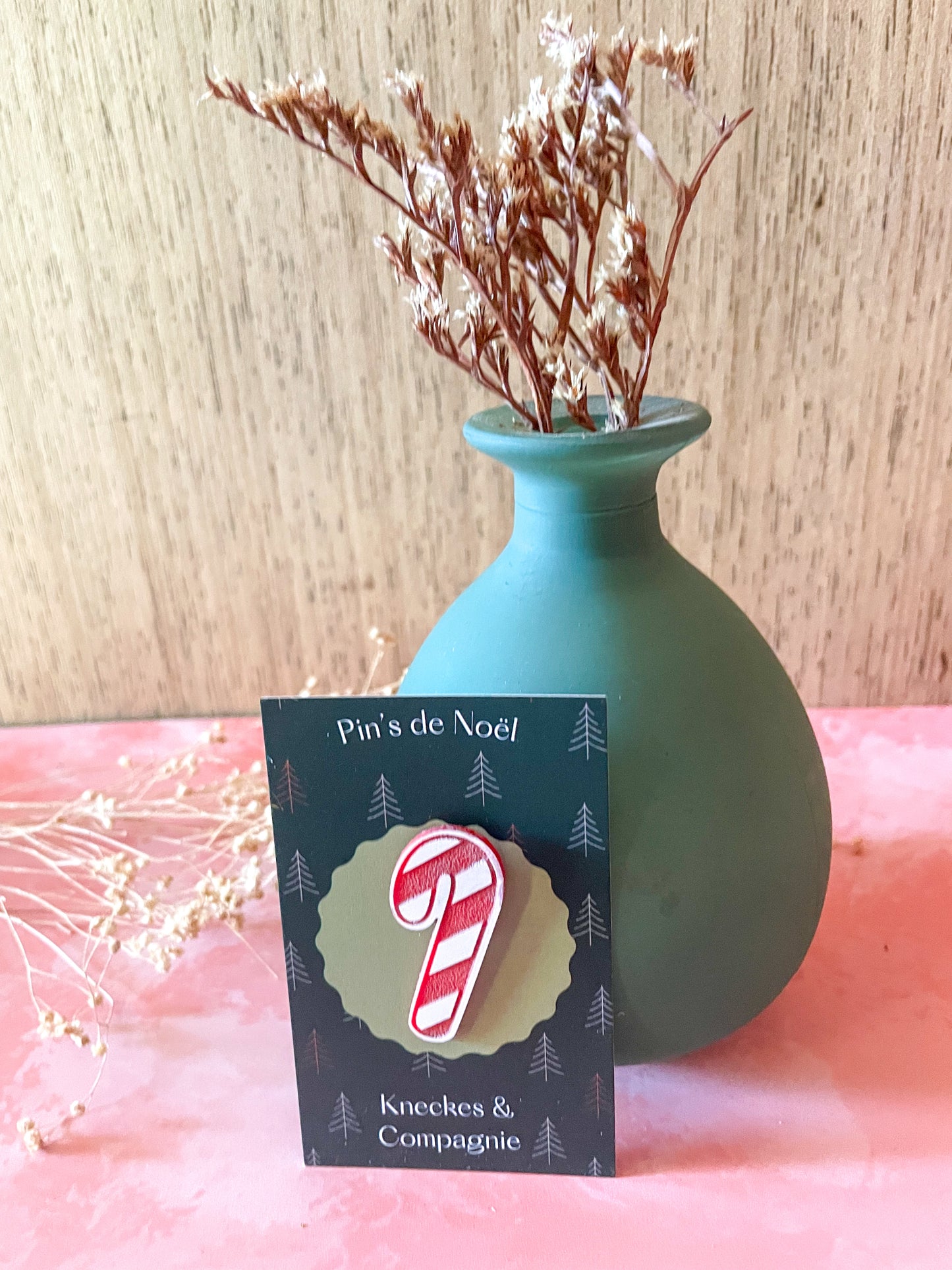 Pin’s motif sucre d’orge en acrylique