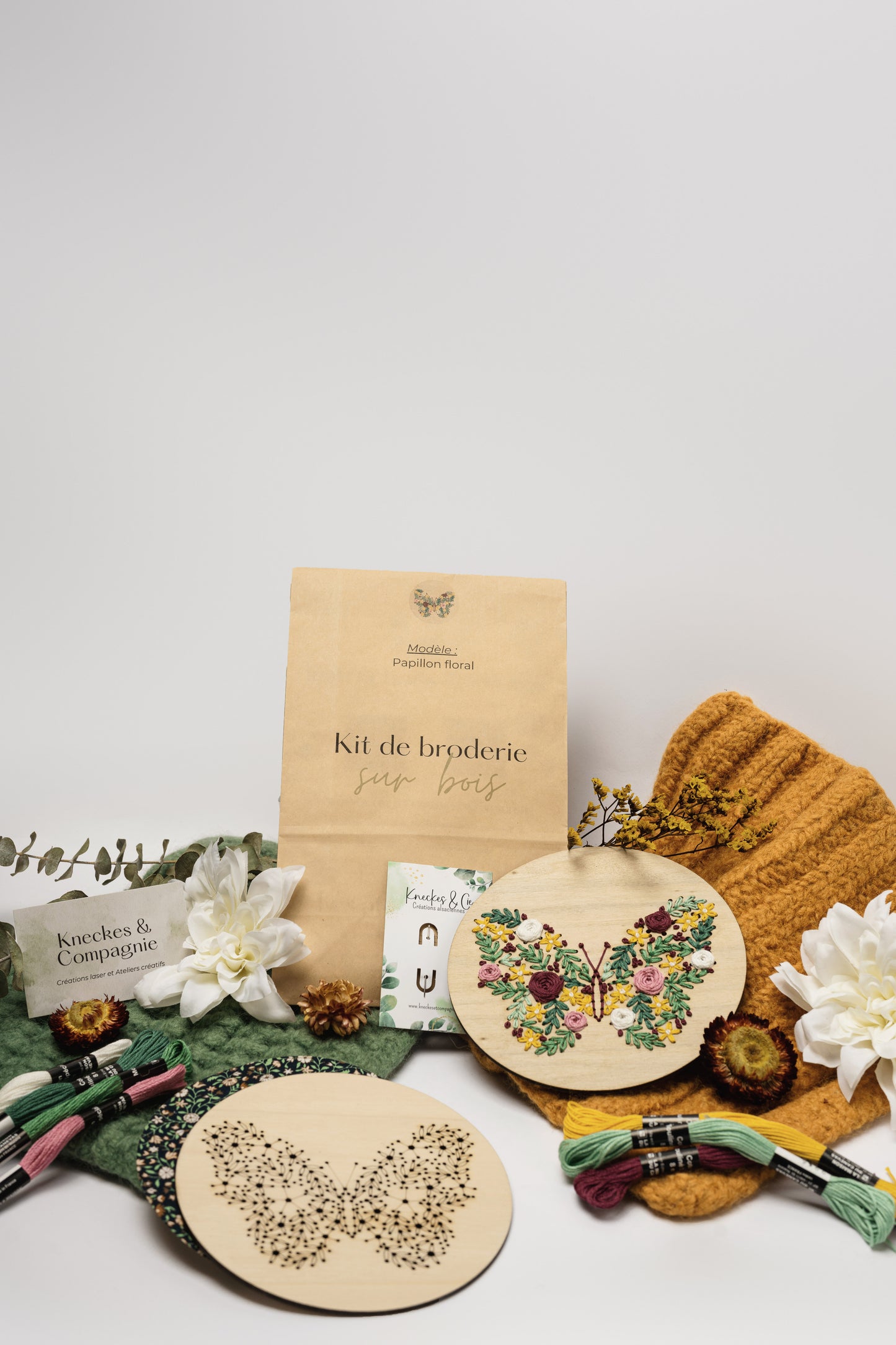 Kit de broderie papillon floral