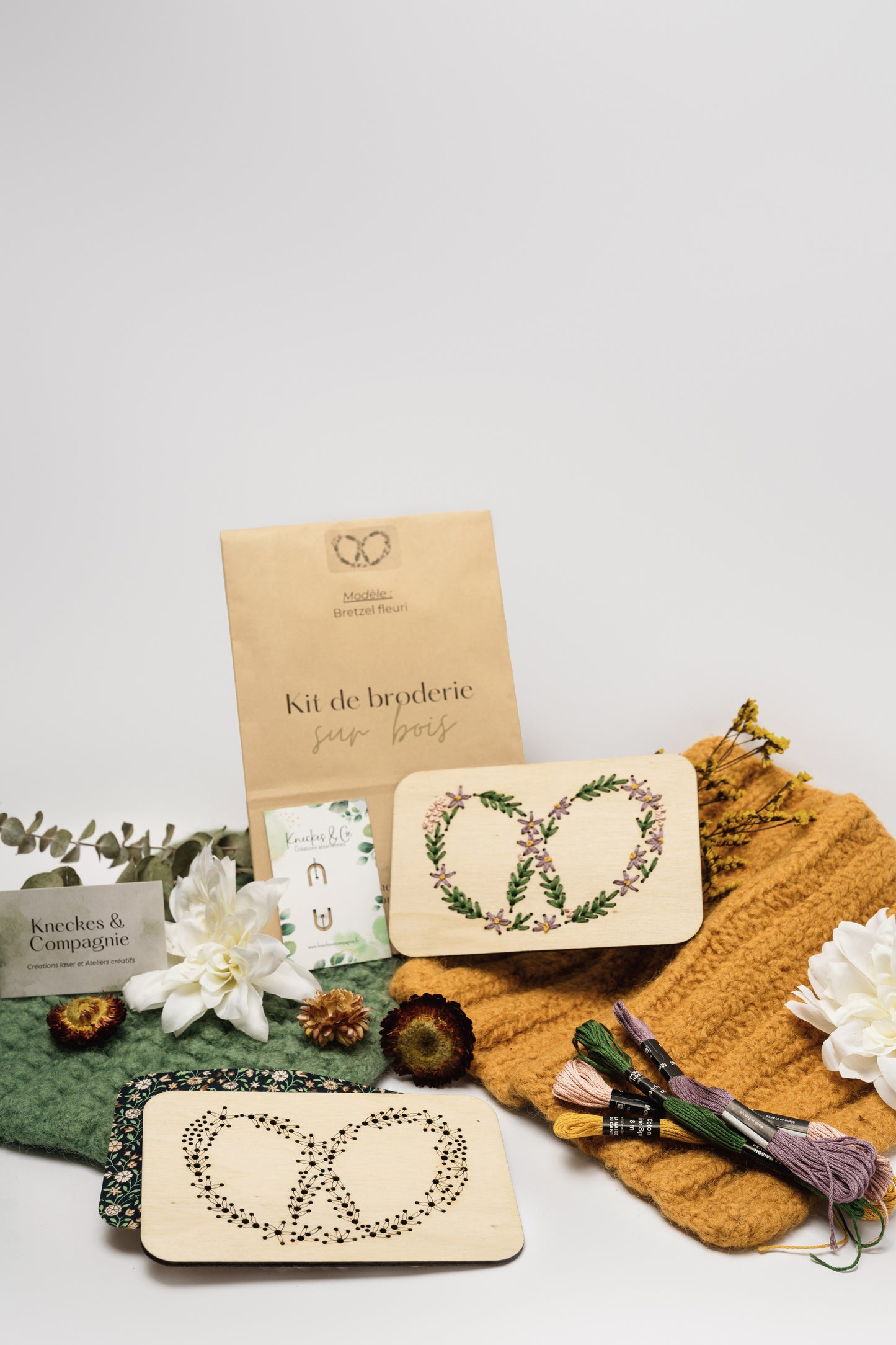 Kit de broderie bretzel fleuri