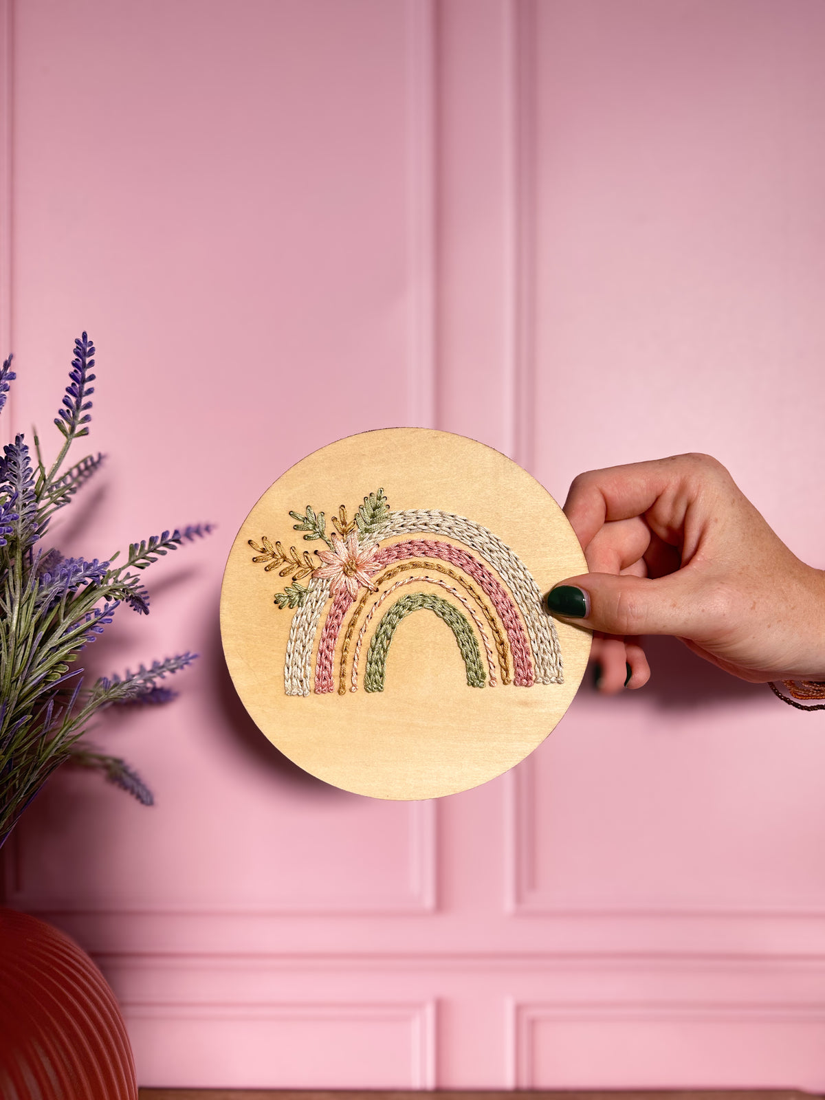 Base de broderie seule arc-en-ciel floral – Bois prêt à broder