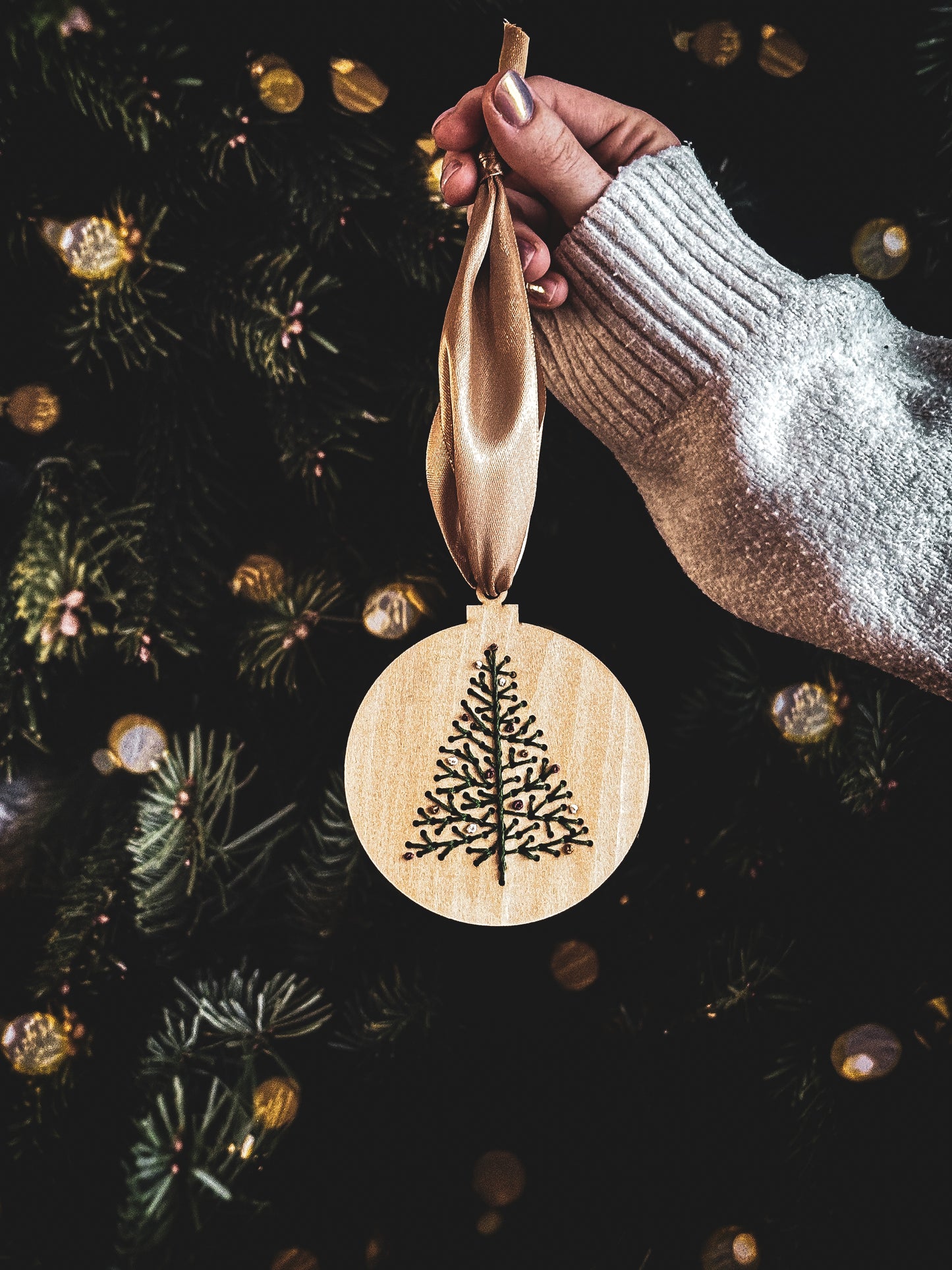 Christmas tree hanging embroidery kit