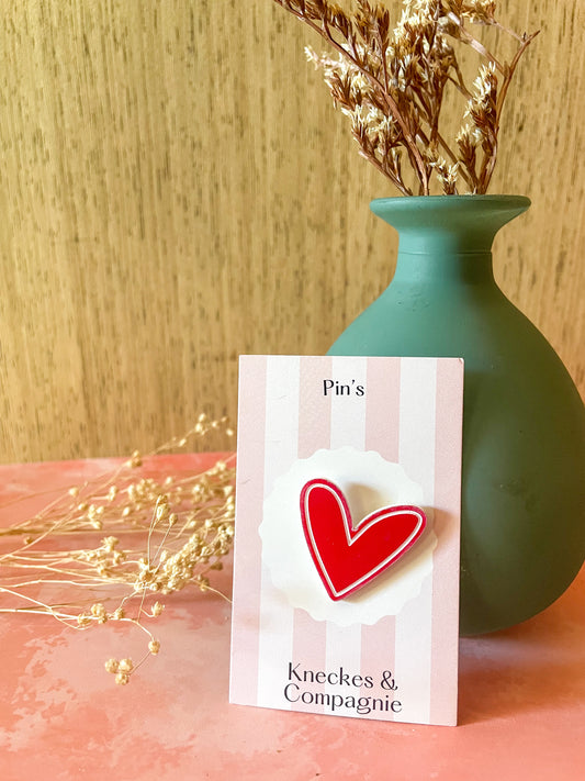 Pin’s motif coeur en acrylique