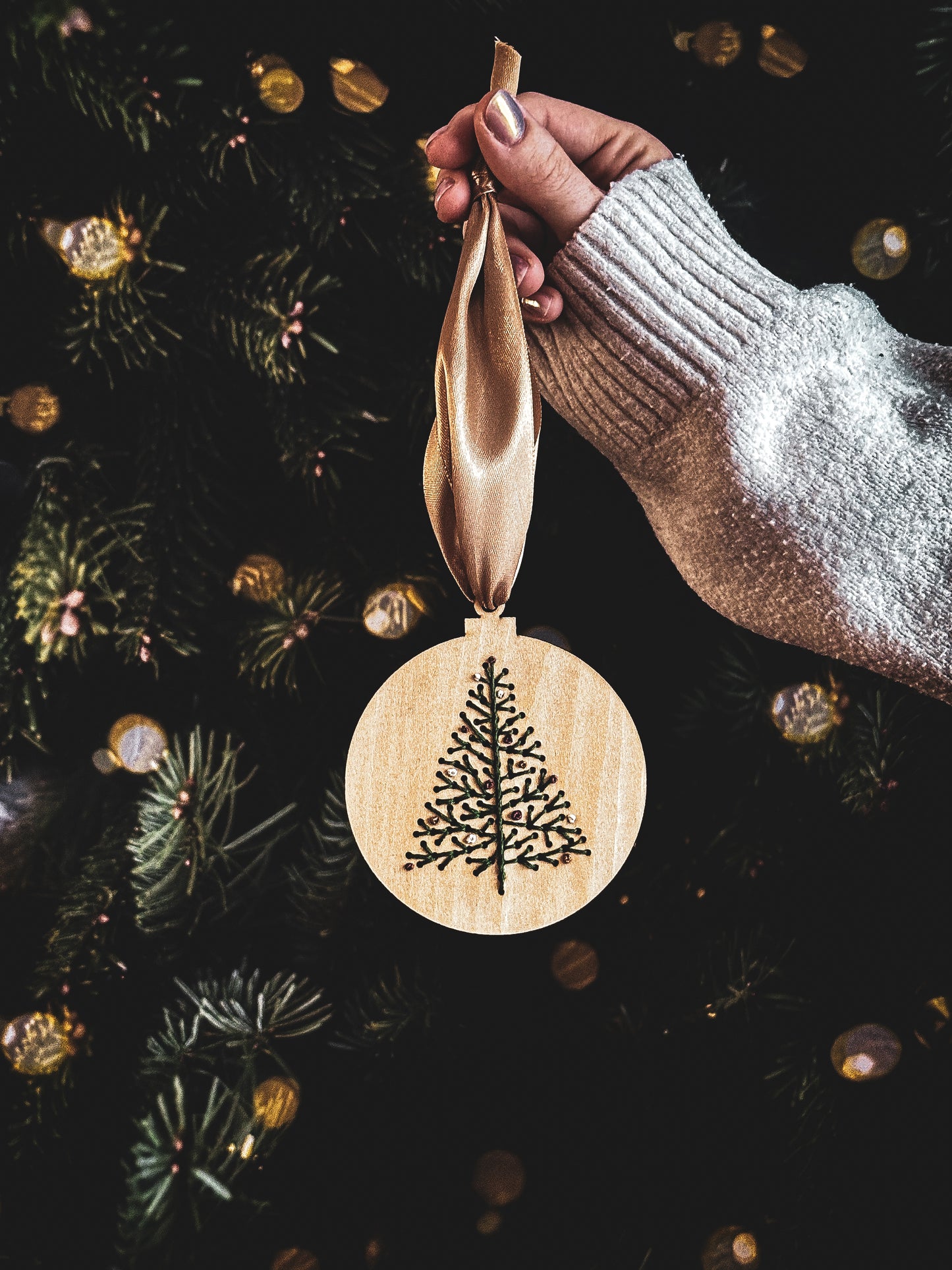 Christmas tree hanging embroidery kit