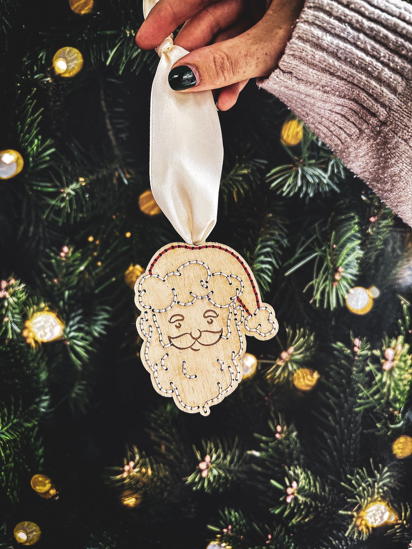 Kit de broderie suspension Père Noël