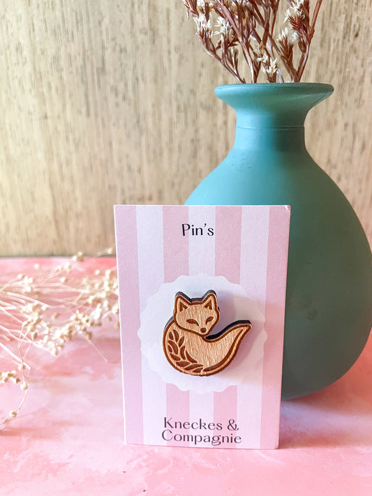 Pin’s motif renard en bois
