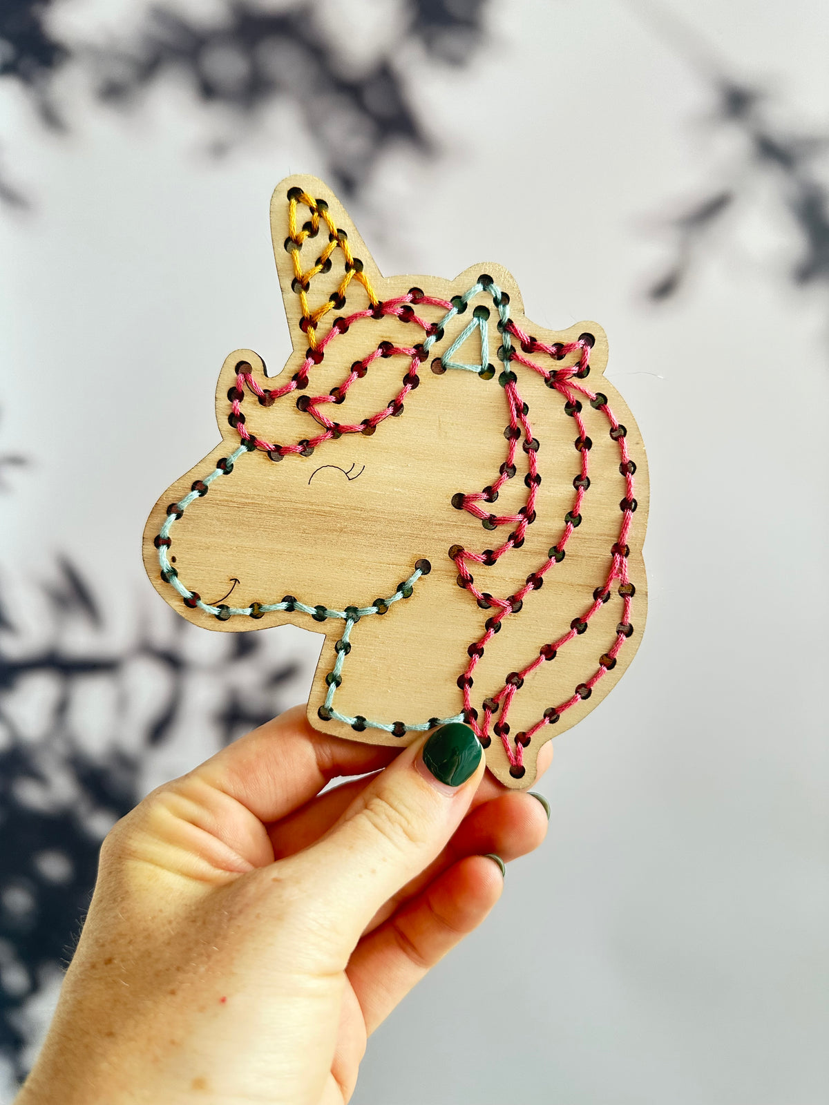 Base de broderie seule licorne – Bois prêt à broder