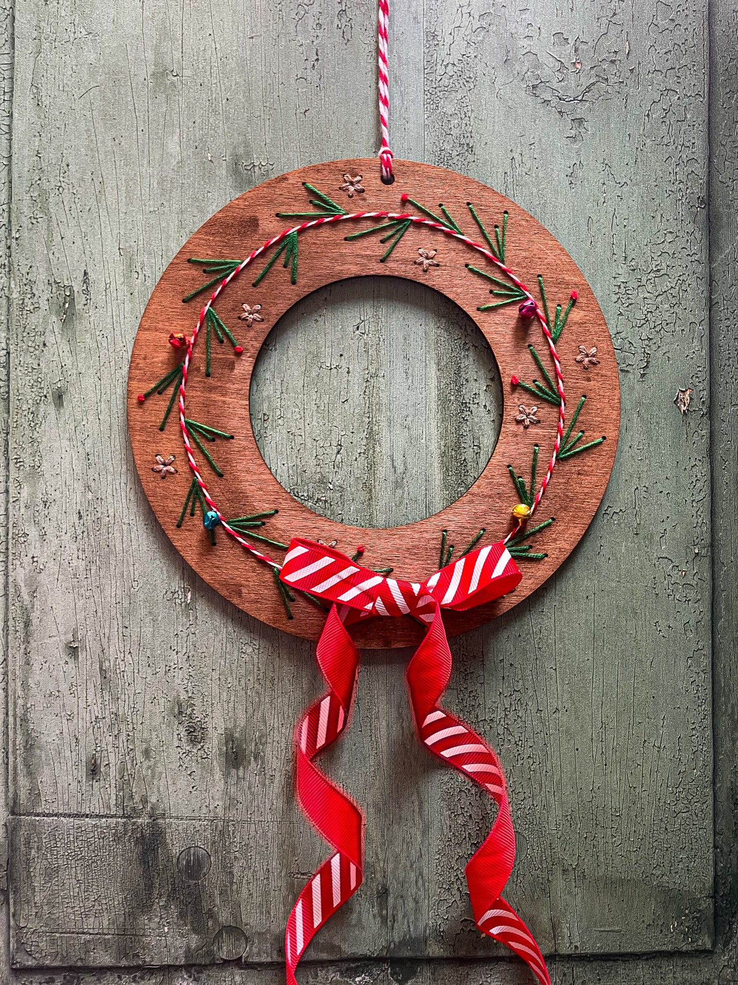 Kit de broderie couronne de Noël