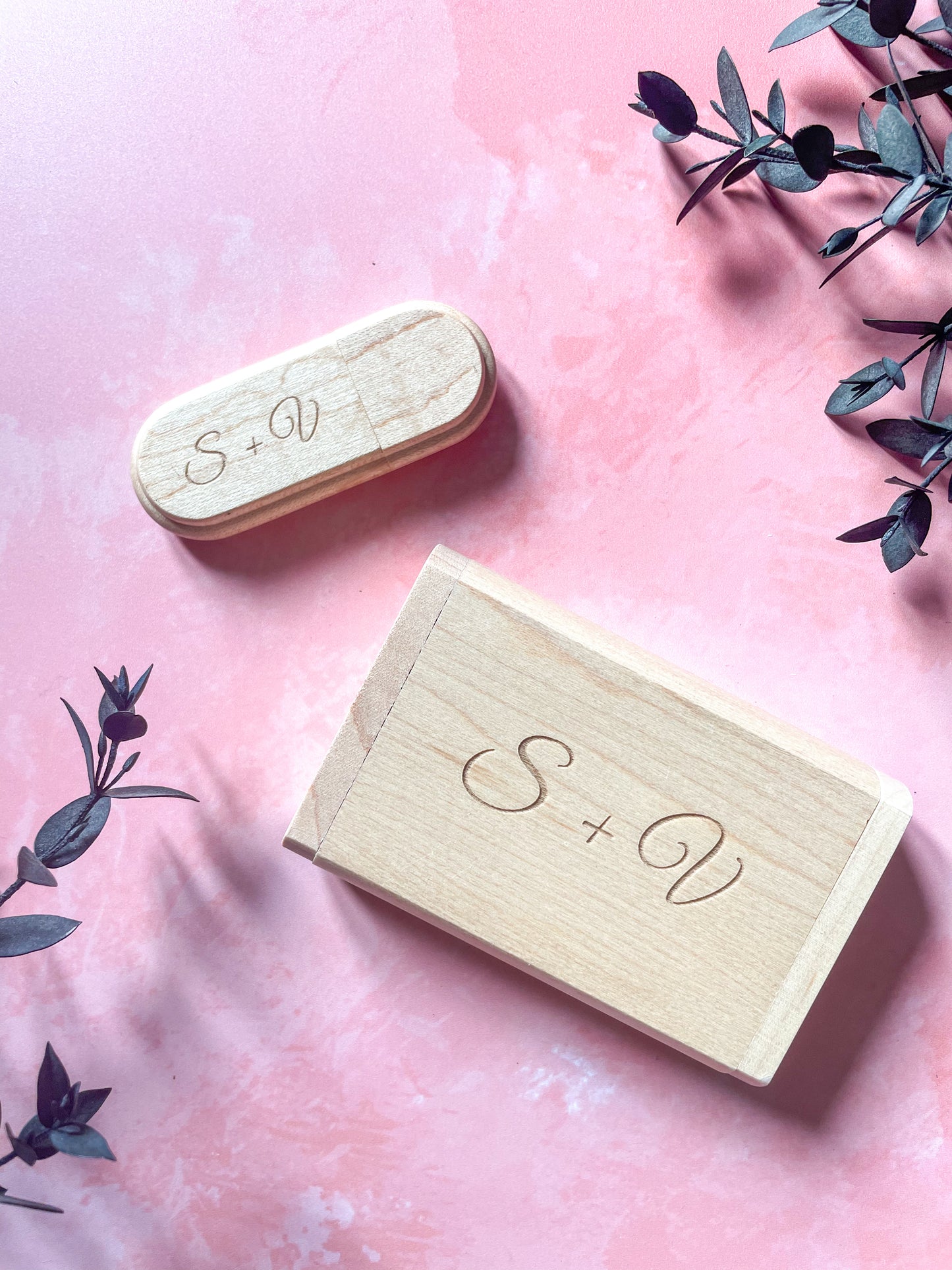 Clé USB gravée en bois 16GB et sa boîte de stockage personnalisées