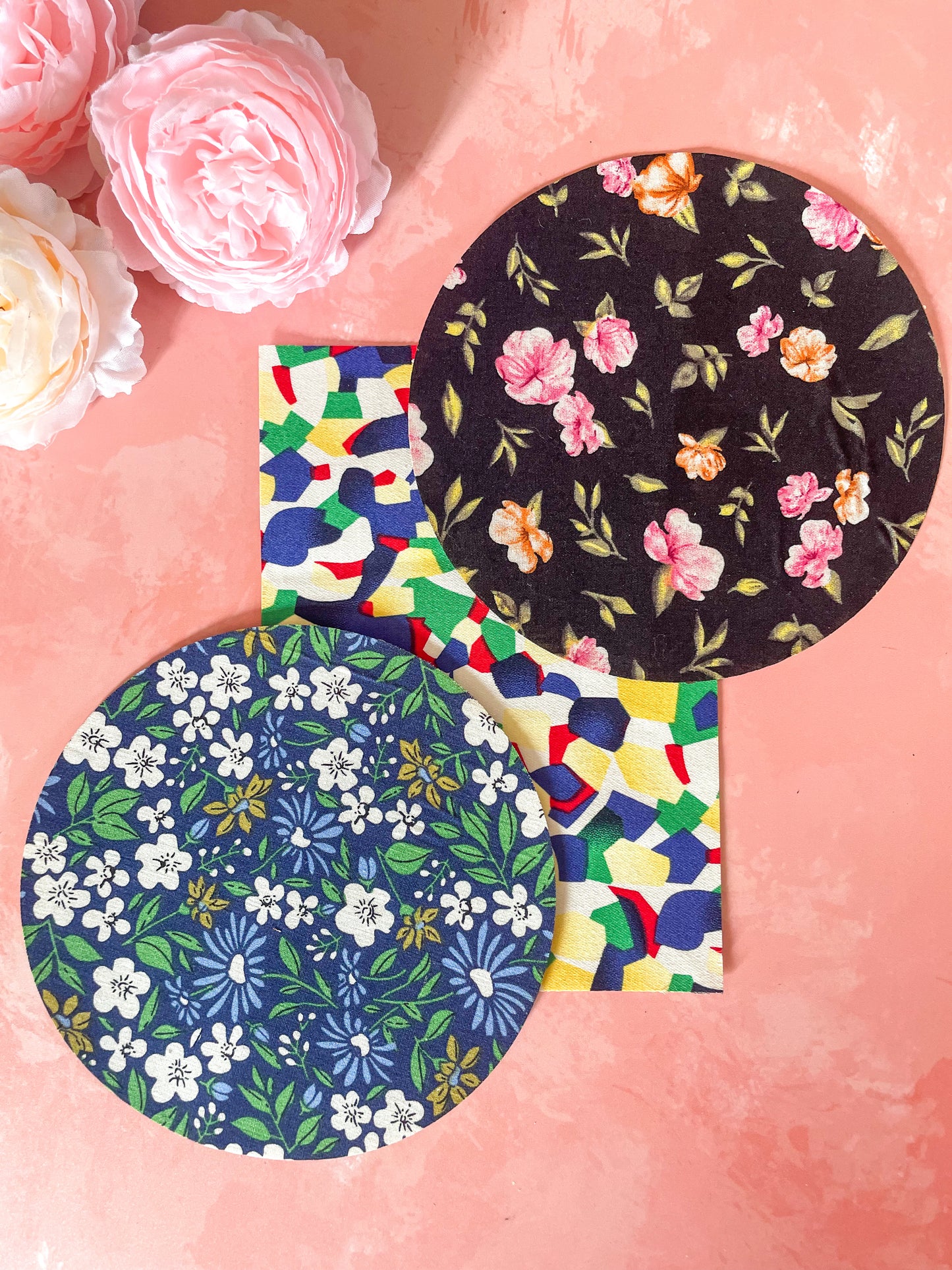 Finition professionnelle – Pastille autocollante pour broderie sur bois - Coloris aléatoires