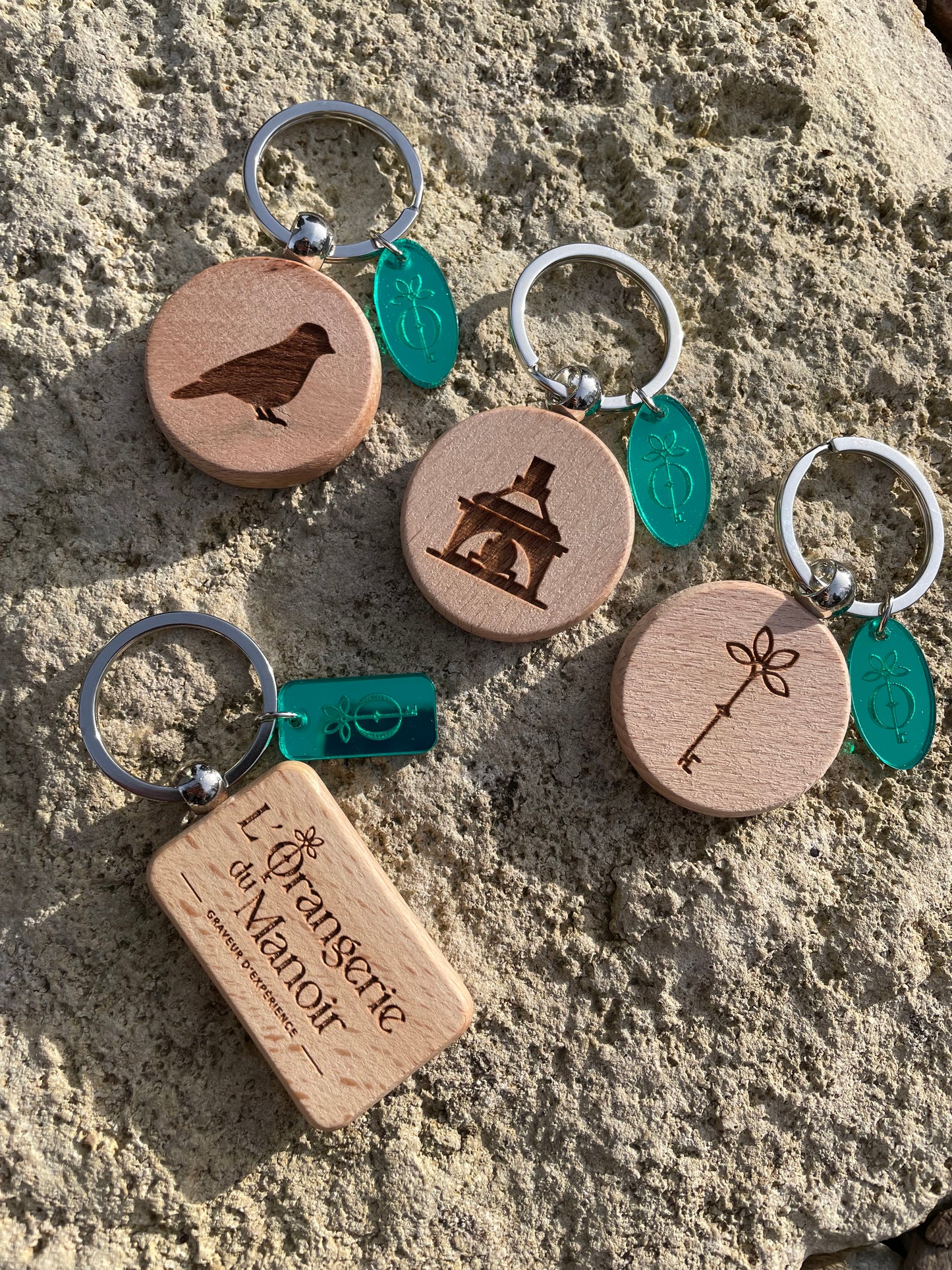 Porte clés personnalisé Pelton en bois rond