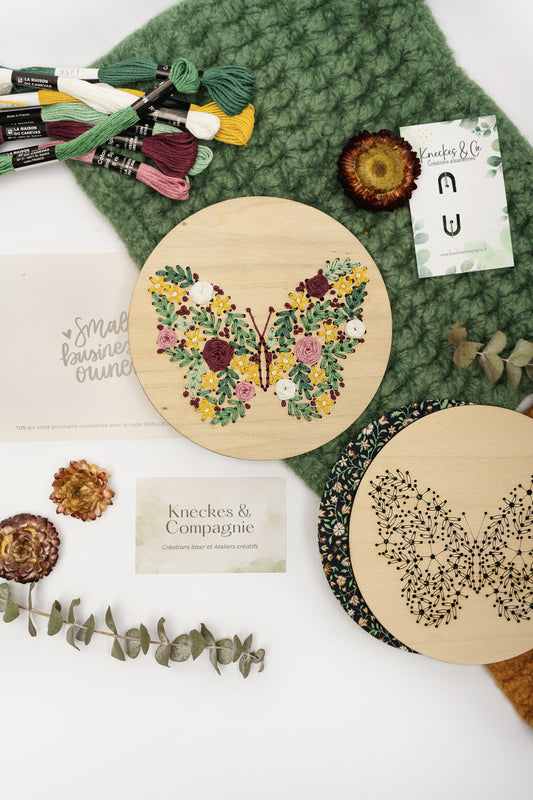 Kit de broderie papillon floral