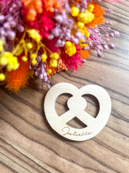 Marque place gravé et personnalisé forme bretzel